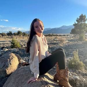 Meet your Posher, Emily